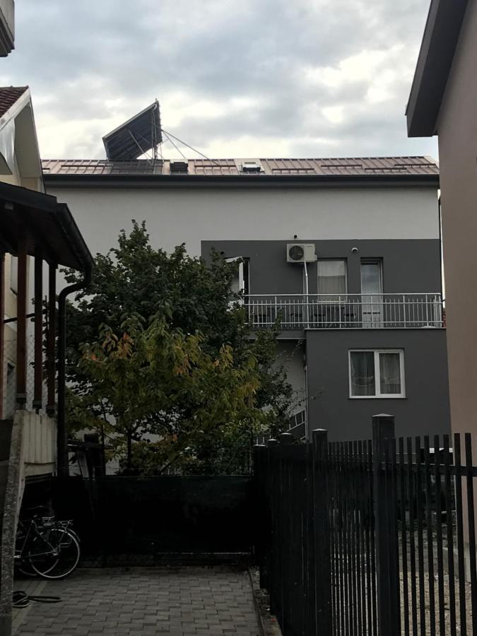 מלון Venecia Plaza סטרוגה מראה חיצוני תמונה